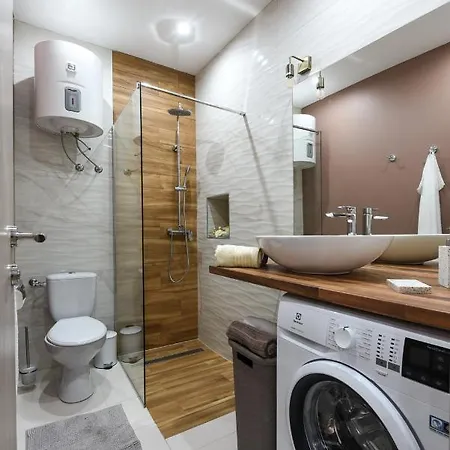 Apartment Shine